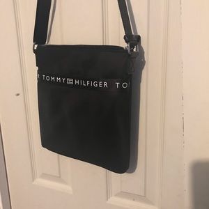 Large crossbody Tommy Hilfiger new whit tags